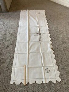 Vintage Italy Fine Linen Dresser Scarf Runner Delicate Cutwork - Picture 1 of 11