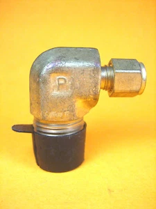 Parker  1/4" Tube x 1/2" NPT  Brass Union Elbow - Picture 1 of 1