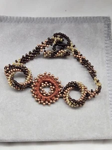 Handgefertigtes Armband einzigartig Rocailles gedrehtes Kreis-Design misst 7,5 Zoll - Bild 1 von 2
