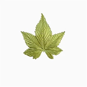 Green Maple Leaf Brooch, Plant Leaf Lapel Pin, Unisex Jewelry Gift, Men, Women - Picture 1 of 7
