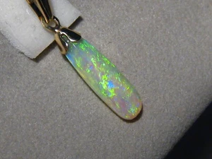 1.75 ct. Opal Pendant , 14 k yellow gold , 17 x 5 x 3 mm - Picture 1 of 11