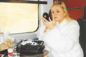 LOT #46 - OFFIZIELLE SPICE GIRLS ANSICHTSKARTE - NEUWERTIG - KOSTENLOSER VERSAND WELTWEIT - Bild 1 von 2