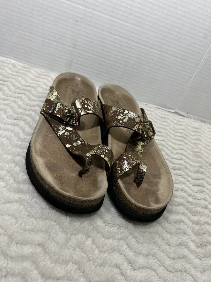 Tanga Mephisto Helen feminina tamanho 37 EUA 6,5 dourada metálica couro marrom slip on - Imagem 1 de 4