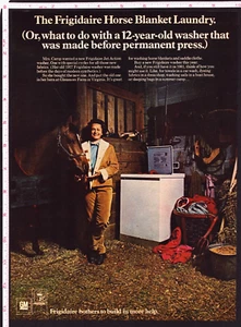 1969 FRIGIDAIRE Vintage Print Ad, Horse Barn, Blanket Laundry, Hay, Lady, Waschmaschine - Bild 1 von 1