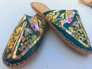 Handgefertigte Leder Slipper mit ägyptischer pharaonischer Verzierung, Gr. 7 - Bild 1 von 2