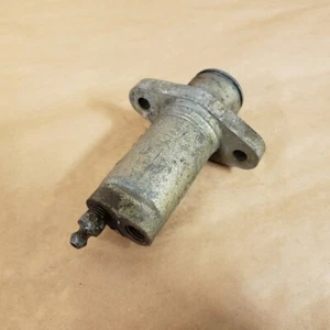 Triumph TR6 TR250 Stag 1968-76 Original Clutch Slave Cylinder Lockheed OEM - Picture 1 of 7