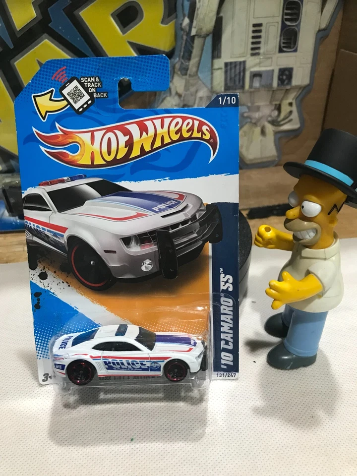 Hot Wheels 2012 HW City Works 10 Camaro SS White