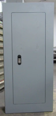 😃 SIEMENS 250 AMP MAIN LUG PANELBOARD 208Y/120 VAC 3 PHASE 42 CIRCUIT - Image 1 of 4