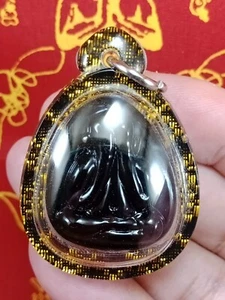 LEKLAI KAEW PHRA PIDTA BLACK LP SOMPORN CAVE REAL HOLY LUCKY PROTECT THAI AMULET - Picture 1 of 18