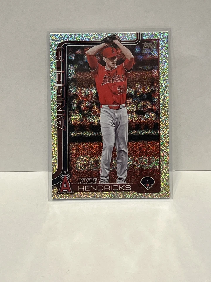 2025 Topps Update Series - Kyle Hendricks #US136 Sandglitter - Image 1 of 1