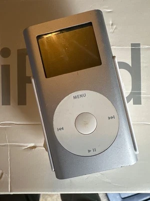 ipod mini 1st generation silver 4gb - Image 1 of 2