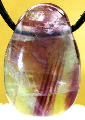 REGENBOGEN  FLUORIT  Edelstein  Anhänger TROMMELSTEIN gebohrt Nr.80 - Bild 1 von 2