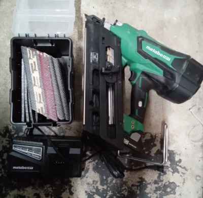 METABO NR 1890DC(S) 30° 18V CORDLESS NAILER KIT - Image 1 of 2