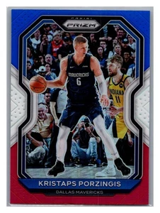 Panini Prizm 2020-21 rojo, blanco y azul Prizms Kristaps Porzingis #18 - Imagen 1 de 2