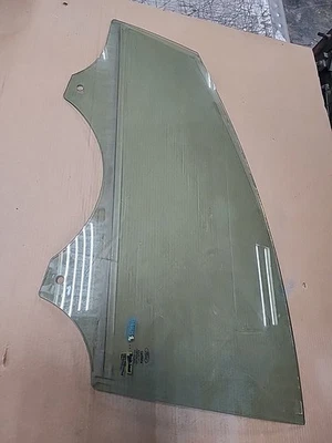 Ford Focus 2012-2018 Front Left Side Driver Door Window Glass OEM - Image 1 of 3