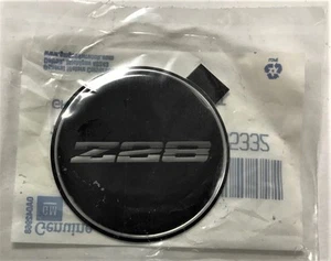 NEW ORIGINAL GM NOS 1982 1992 * Z28 * 15" ALLOY WHEEL HUB CAP INSERT # 14035332 - Picture 1 of 3