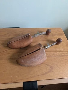 Vintage Adjustable Shoe Tree Marked 5 Solid Wood Shoe Stretcher - Picture 1 of 6