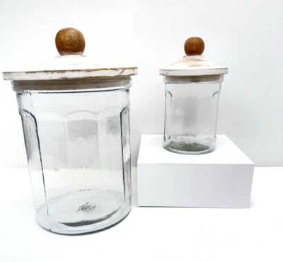 Juego de 2 botes de vidrio estriado Mudpie con tapas de mango estilo granja Foto 1 de 4