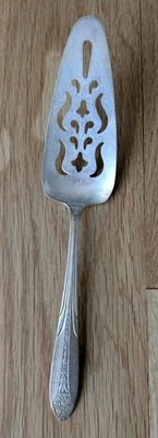 Поднос для пирогов National Silver Princess Royal 1930 посеребренный с прорезями 10 дюймов - Изображение 1 из 4