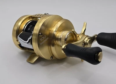 Carrete Shimano 14 Calcutta Conquest 100 Baitcast mano derecha de Japón - Imagen 1 de 4