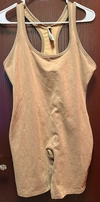 Body SKIMS Outdoor Basics Medio Muslo Espalda Corredora Marrón 3X Foto 1 de 4