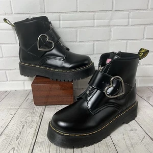Botas Dr. Martens Lazy Oaf Hebilla Corazón Negras CORAZONES ROSAS Para Mujer Talla 7 EUR 38 - Imagen 1 de 16