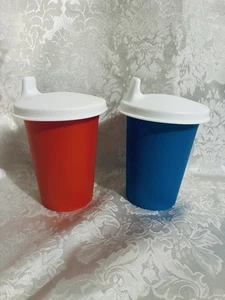 Juego de 2 vasos campana Tupperware Kids de 7 OZ tazas para sorber tapas abovedadas # 109 rojo azul - Imagen 1 de 6