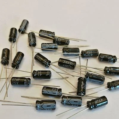 US Stock 50pcs Electrolytic Capacitors 47uF 47mfd 25V +105℃ Radial 5 x 11mm - Image 1 of 4