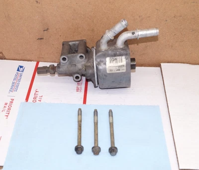 2005 Ford Thunderbird 3.9L Oil Filter Housing W/ Oil Cooler & Mounting Bolts OEM Foto 1 de 4