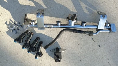 Ford Focus SVT 2002 2003 2004 carril de combustible  Foto 1 de 3