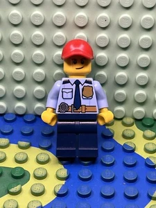 Lego Minifigure City Town Legoland Park Police Officer Llp022 - Picture 1 of 2