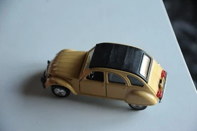 POLISTIL S 26 - CITROEN 2CV - 1:25 MADE IN ITALY - Immagine 1 di 4