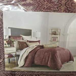 Hotel Collection Classic Regal Paisley King Comforter. Retail $550. New - Picture 1 of 3