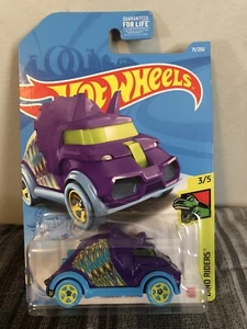 BRAND NEW 2020 Hot Wheels 71/250 Dino Riders Tricera-Truck 3/5. Free Shipping - Picture 1 of 2