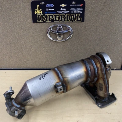 2012-2017 TOYOTA CAMRY GENUINE OEM MANIFOLD CONVERTER 250510V040 (provide vin) - Image 1 of 4