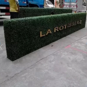 Artificial boxwood Hedge 50cm High x 100cm long x 20 cm Wide ( Privacy Screen ) - Picture 1 of 2