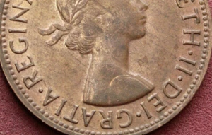 * 1957y. PENNY CIRCULATED DOT ON BACK OF QUEENS NECK  LUSTROUS COIN   #CAT01 - Picture 1 of 9
