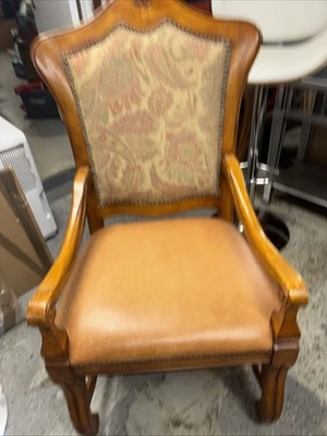 Sillón de comedor tapizado de cachemira Stanley Furniture 348-11-75 Provincia Foto 1 de 4