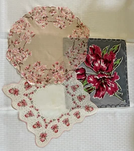 One lot of 3 vintage floral handkerchiefs - Picture 1 of 9