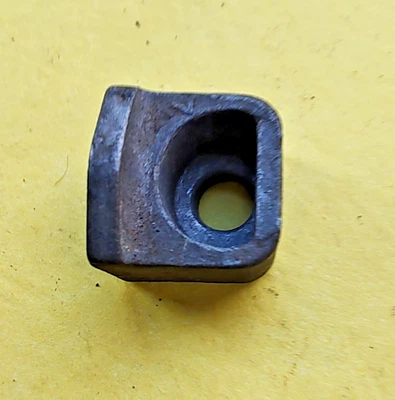 FIAT 600 600D SPEEDOMETER HOUSING RETAINING BRACKET - Image 1 of 3