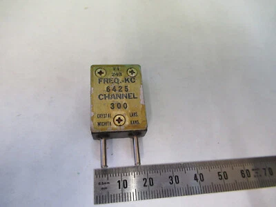WWII FT-243 QUARTZ CRYSTAL LABS 6425 kHz FREQUENCY CONTROL AS PICTURED S1-B-37 - Image 1 of 4