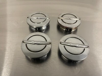 JUEGO DE 4 TAPAS CENTRALES DE RUEDA CHRYSLER 200 300 TOWN & COUNTRY DE FÁBRICA OEM Foto 1 de 3