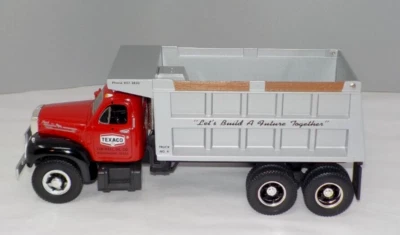 Camión de volteo Texaco 1960 Mack escala 1:34 Colwell Oil Co Waxahachie Tx #18-2209 Foto 1 de 4