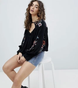 Top Free People Lita ricamato manica a campana nero taglia small nuovo con etichetta - Foto 1 di 5
