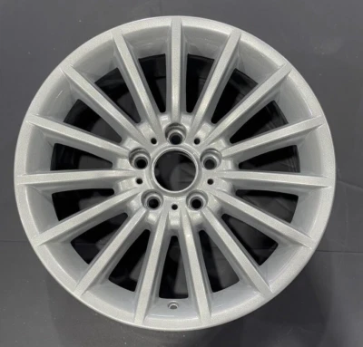 Llanta de aleación de fábrica OEM BMW 528i xDrive 535d 535i 550i 640i 650i híbrido sedán 18 Foto 1 de 4