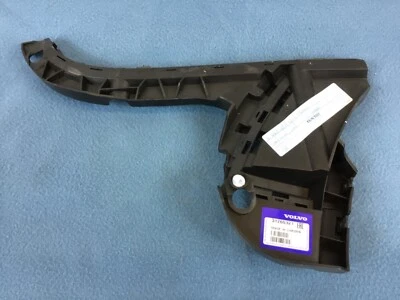 NEW OEM 8 16 Volvo XC70 Left Outer Bumper Bracket 31265321 - Изображение 1 из 4
