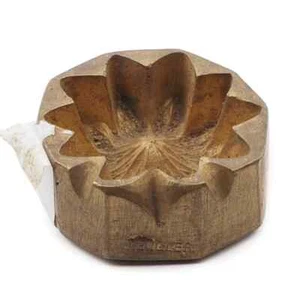 Vintage brass flower soap candle plaster jewelry making mold - Picture 1 of 3