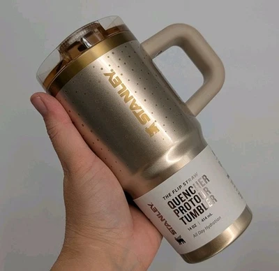 Nuevo vaso Stanley Protour 14 OZ Prosecco Shimmer Gold Holiday 2025 Foto 1 de 4