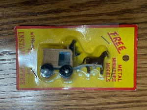 Carro vintage tirado por caballos en miniatura de metal gratis con café instantáneo - Imagen 1 de 2