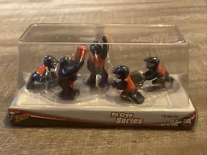 Nascar Pit Crew Series Blue/Red Winners Circle Team Set Scale 1:24 - Picture 1 of 17